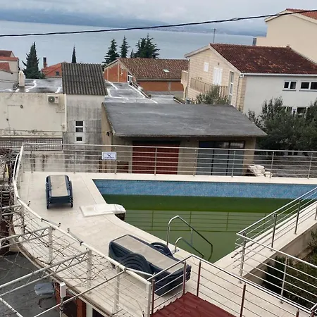 Πανσιόν Babaja Omiš